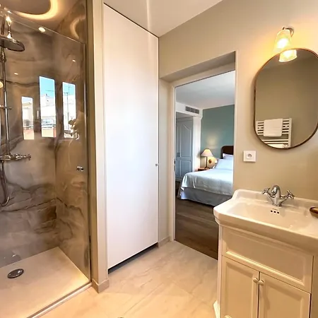 Le Perroquet Qui Bulle - Centre Reims